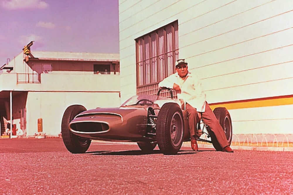 5980-soichiro-honda-with-honda-s-1963-f1-car-1200.jpg